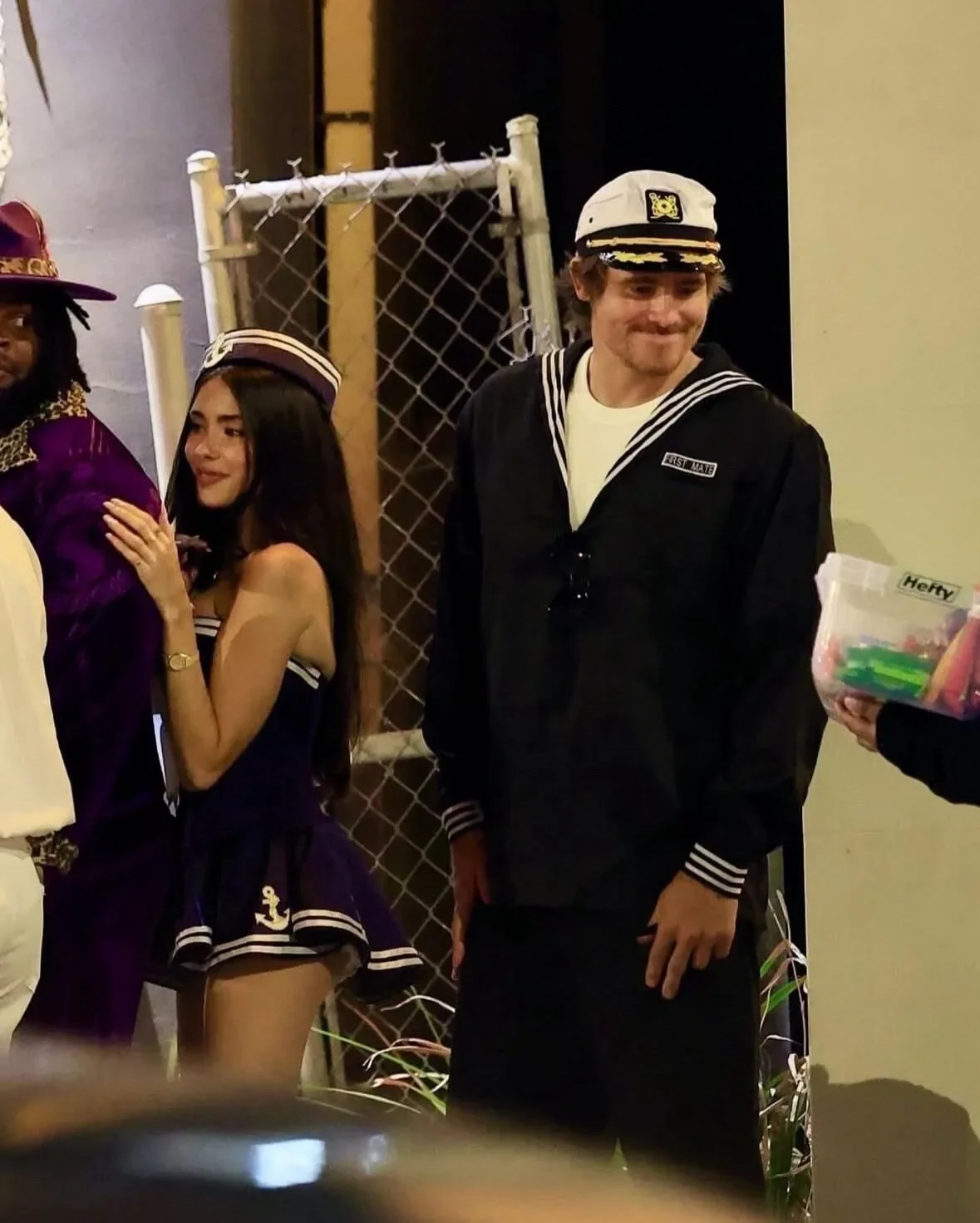 พาส่องชุดฮาโลวีนที่ดีที่สุดของเหล่าดาราฮอลลีวูดประจำปี 2025 โดย "Billboard"