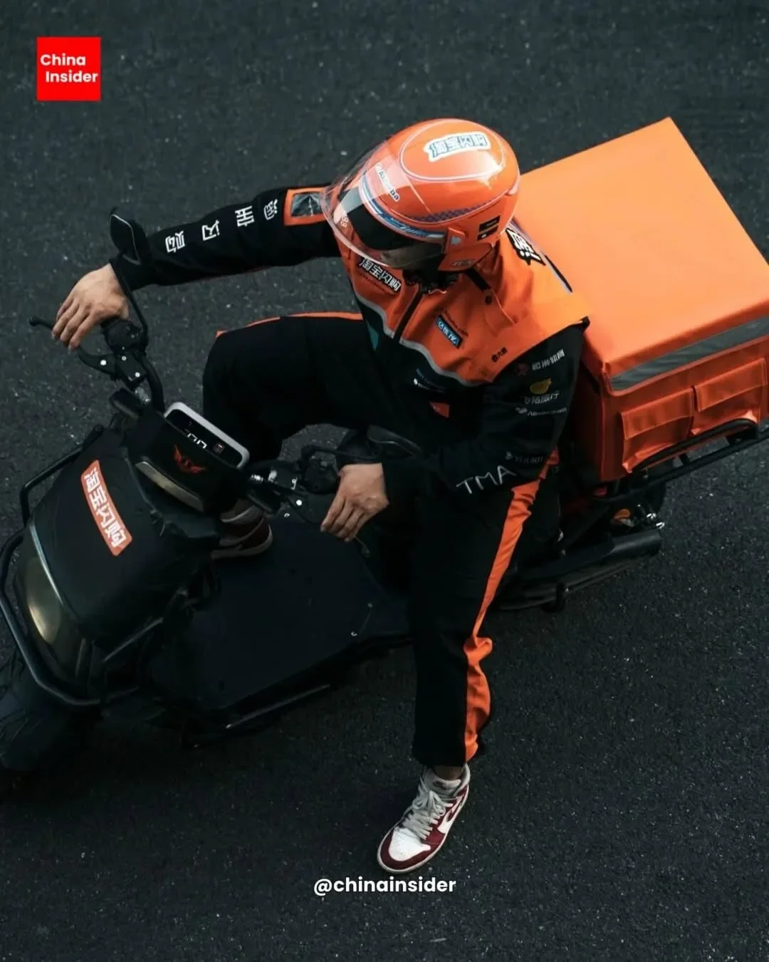 "Taobao" เผยชุดประจำตัวไรเดอร์แบบใหม่แบบไฮแฟชั่น จนกลายเป็นไวรัลบนโลกโซเชียล!