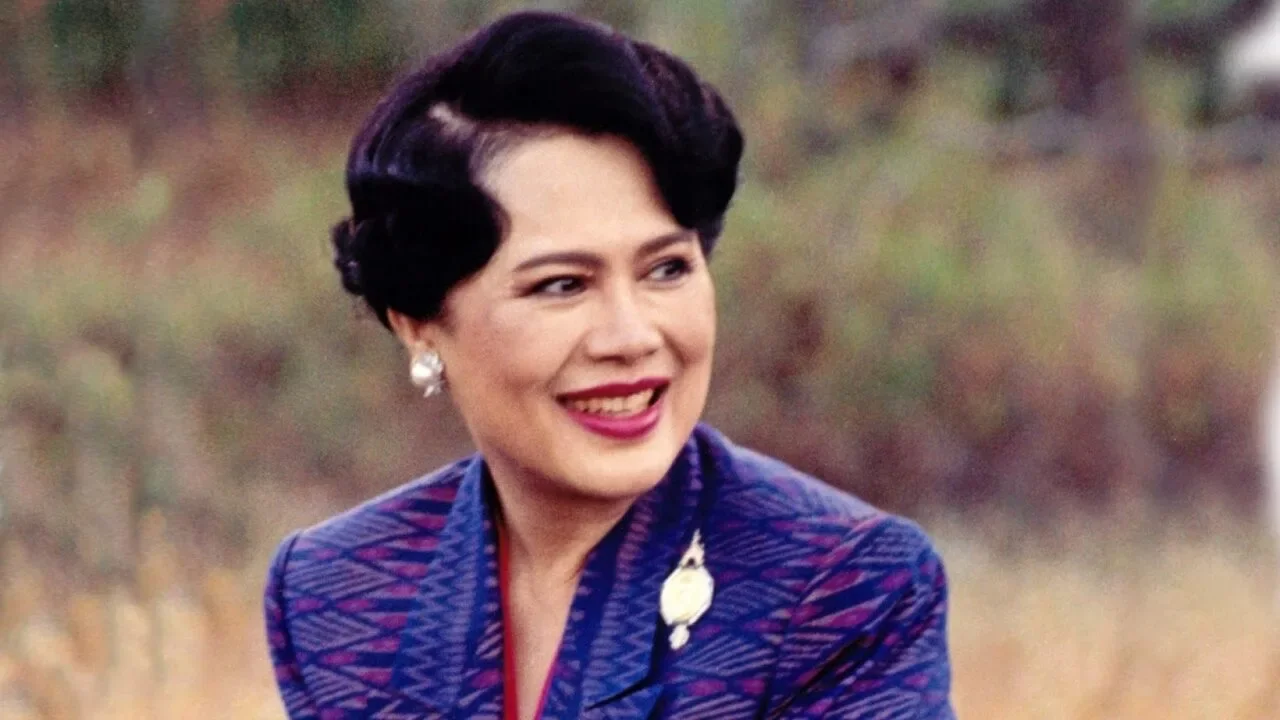 สำนักพระราชวังออกประกาศ "สมเด็จพระนางเจ้าสิริกิติ์ พระบรมราชินีนาถ พระบรมราชชนนีพันปีหลวง" สวรรคต สิริพระชนมพรรษา 93 พรรษา