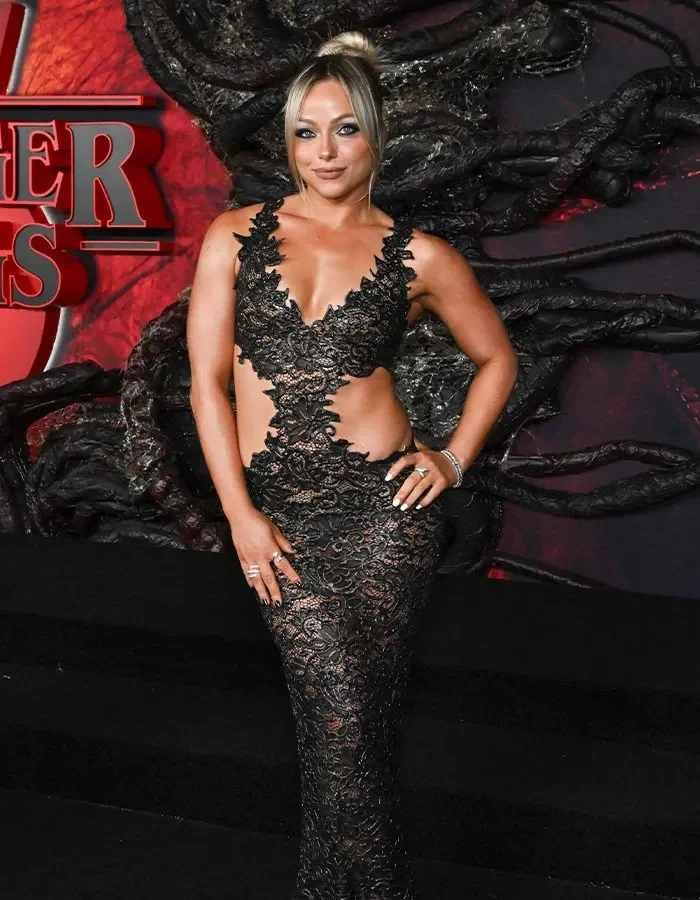 20 ลุคพรมแดงจากรอบปฐมทัศน์ “Stranger Things 5” ที่แปลกไม่แพ้ซีรีส์เลย