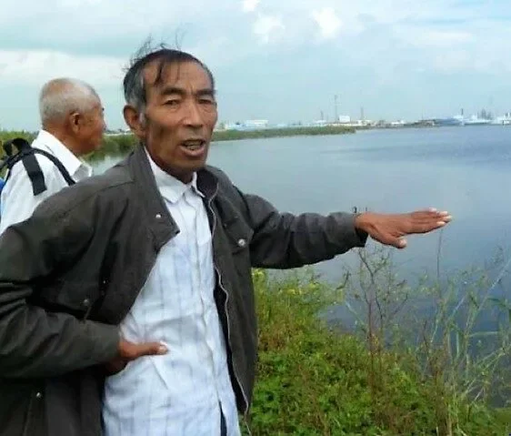 ชาวนาจีนสุดทน! โรงงานปล่อยน้ำเสียลงพื้นที่เกษตร ใช้เวลา 16 ปี เรียนกฎหมาย ก่อนสู้คดีชนะโรงงานยักษ์