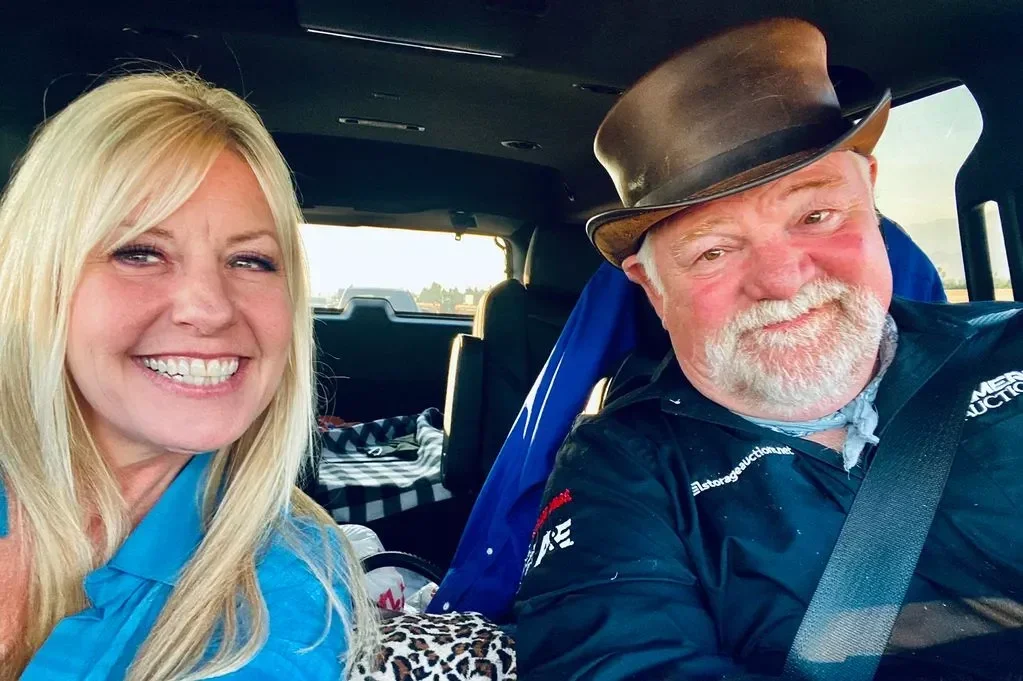 รวยทันตาเห็น! ชายอังกฤษซื้อกล่องเก่าราคาเพียง 15,000 บาท ก่อนเปิดเจอเงินสดกว่า 32.6 ล้านบาทข้างใน!