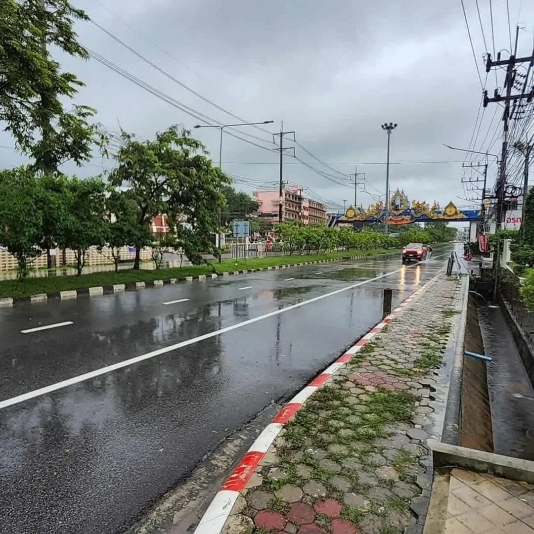 "ยุ้ย จีรนันท์" เปิดคอนโดให้ผู้ประสบภัยน้ำท่วมหาดใหญ่พักฟรี รวมทั้งเปิดพื้นที่เป็นศูนย์รวมบริจาค-ช่วยเหลือเร่งด่วน