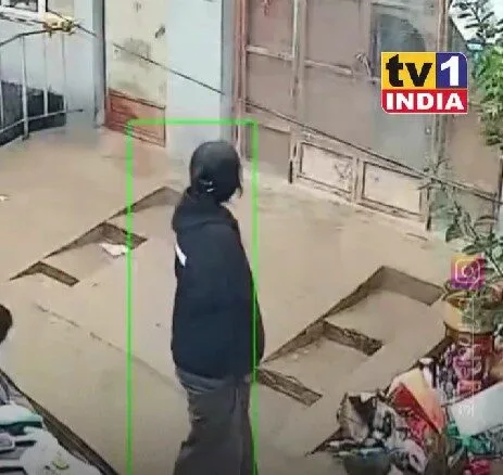 เผยคลิปน้องหมาพุ่งจูจุ๊บหญิงสาวแปลกหน้า ทำเอานุดเขินตัวเป็นเกรียวจนกลายเป็นไวรัล!