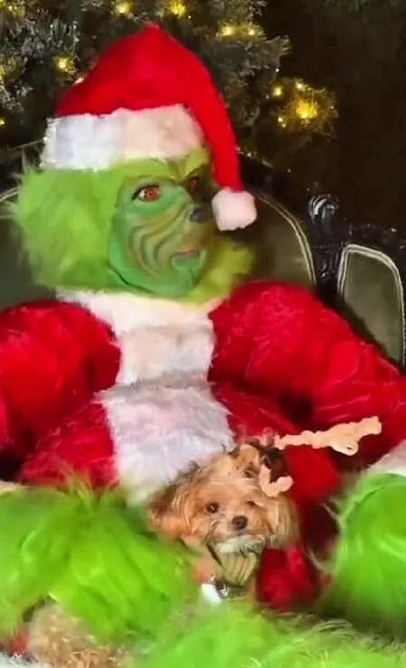 พาส่องภาพดาราฮอลลีวูดแปลงโฉมเป็นซานต้า-แซนตี้ เนื่องในเทศกาลคริสต์มาส 2025