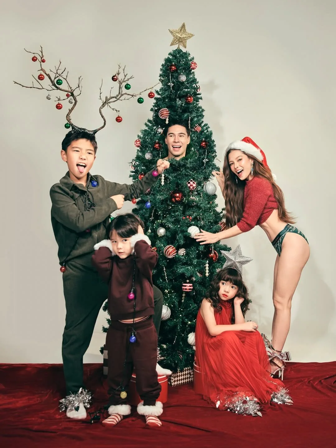 พาส่องดาราไทยแปลงโฉมเป็นซานต้า-แซนตี้ เนื่องในเทศกาลคริสต์มาส 2025