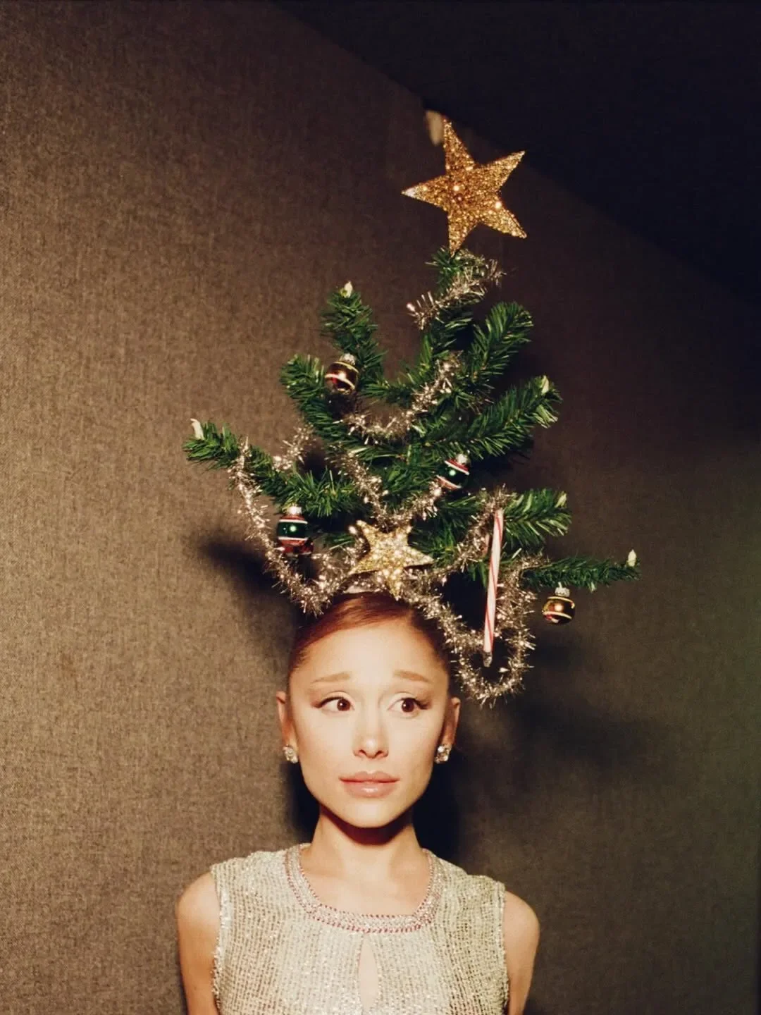 พาส่องภาพดาราฮอลลีวูดแปลงโฉมเป็นซานต้า-แซนตี้ เนื่องในเทศกาลคริสต์มาส 2025