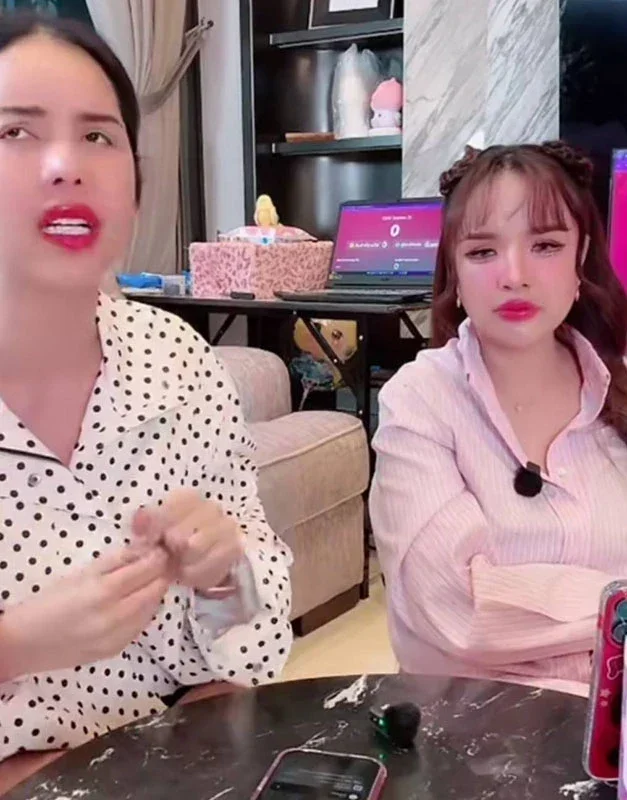 "เจนนี่ ได้หมดถ้าสดชื่น" เผยกลางไลฟ์ ยกเลิกโปรเจกต์ "เทศกาลเจนนี่ 5 ภาค" หลังกระแสตกฮวบ พร้อมคืนเงินค่าบูธหลักล้านให้ลูกค้า