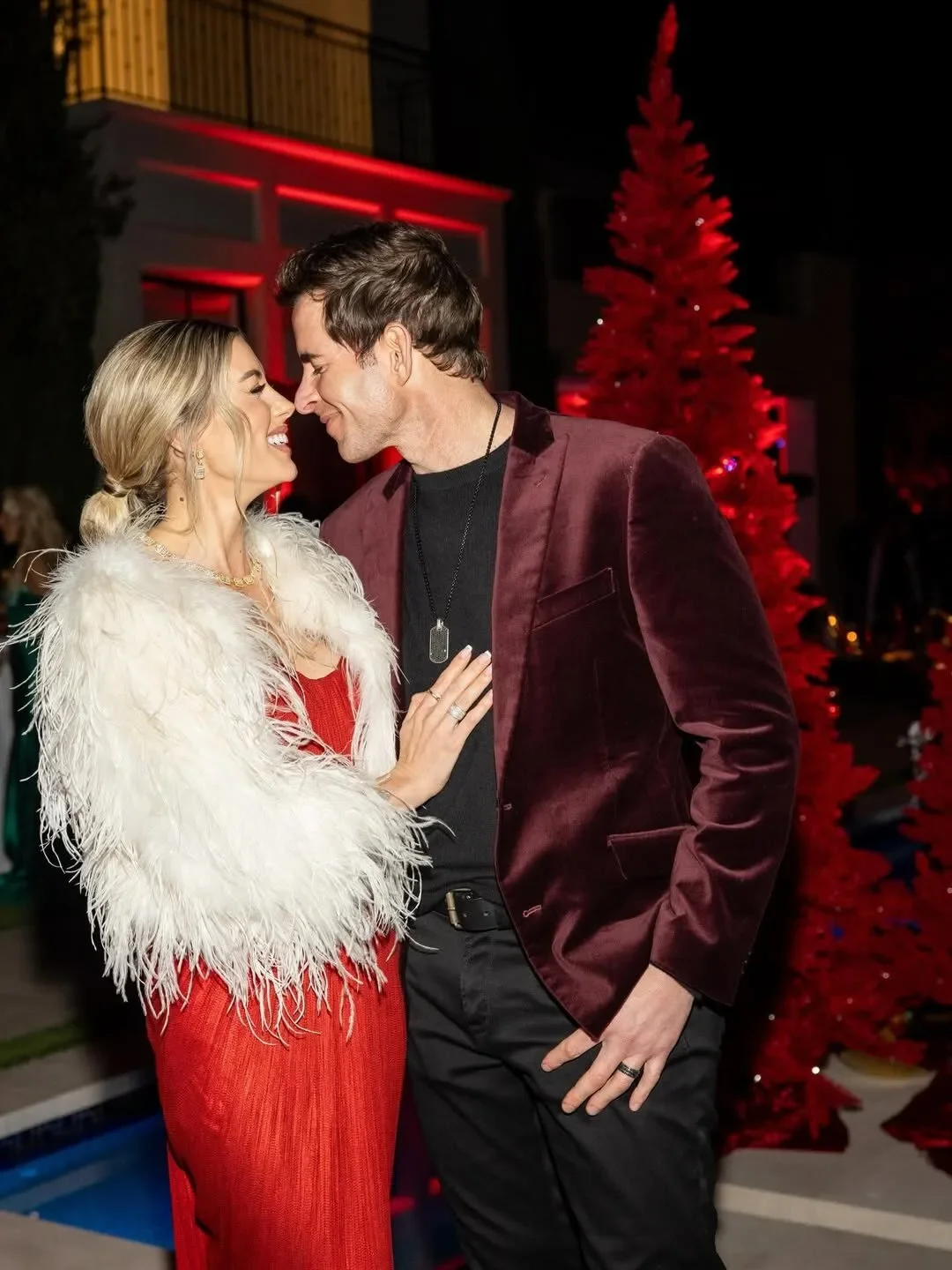 พาส่อง 10 ดาราฮอลลีวูดในลุคซานต้า-แซนตี้ที่ดีที่สุด ในเทศกาลคริสต์มาส 2025